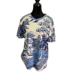 NWOT Blue Willow Print Graphic Women's Top